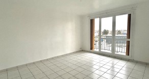 La Souterraine T2 avec balcon et parking
